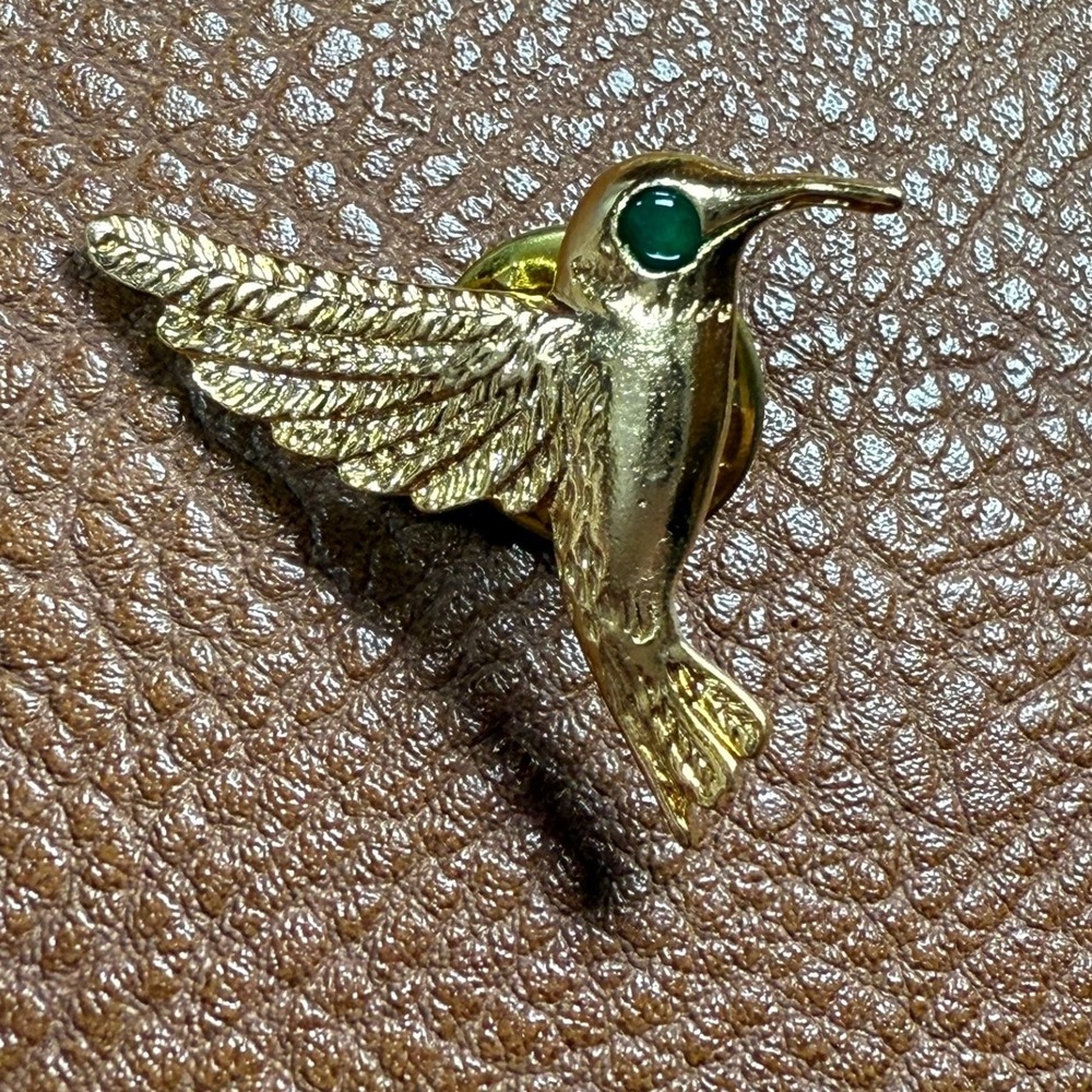 Vintage Harriet Carter Hummingbird Pin Genuine Emerald Eye Gold Tone Made in USA